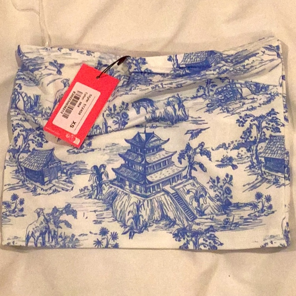 BRAND NEW Edikited tube top. Xs